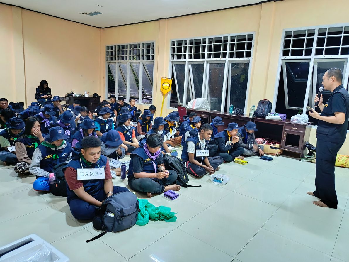 Sesi pengajaran di dalam ruangan